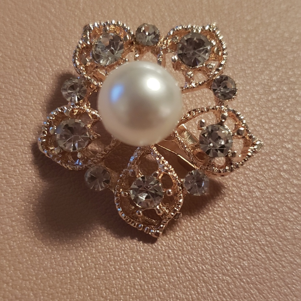 Sparkle Flower Brooch